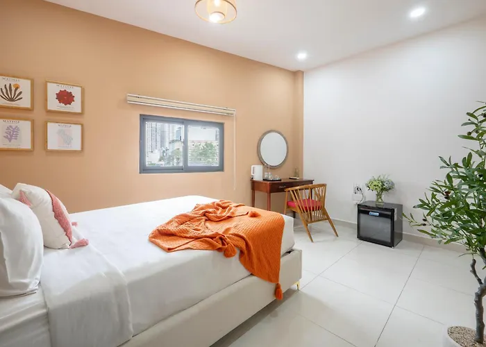 Amila Nguyen Hue Hotel By Sazi